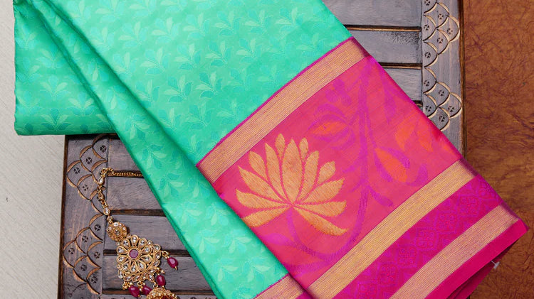 The Ultimate Guide to Attaining a Stunning Designer Saree Look