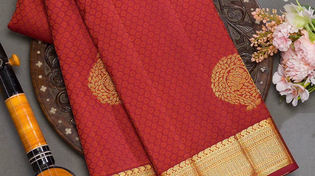 which color saree is best for a farewell