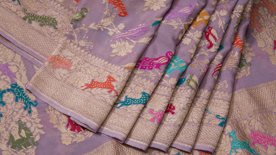 Make a Statement with the Timeless Banarasi Saree Draping Style