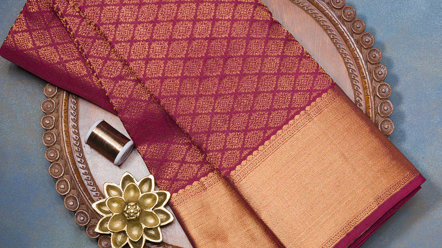 Different varieties of silk