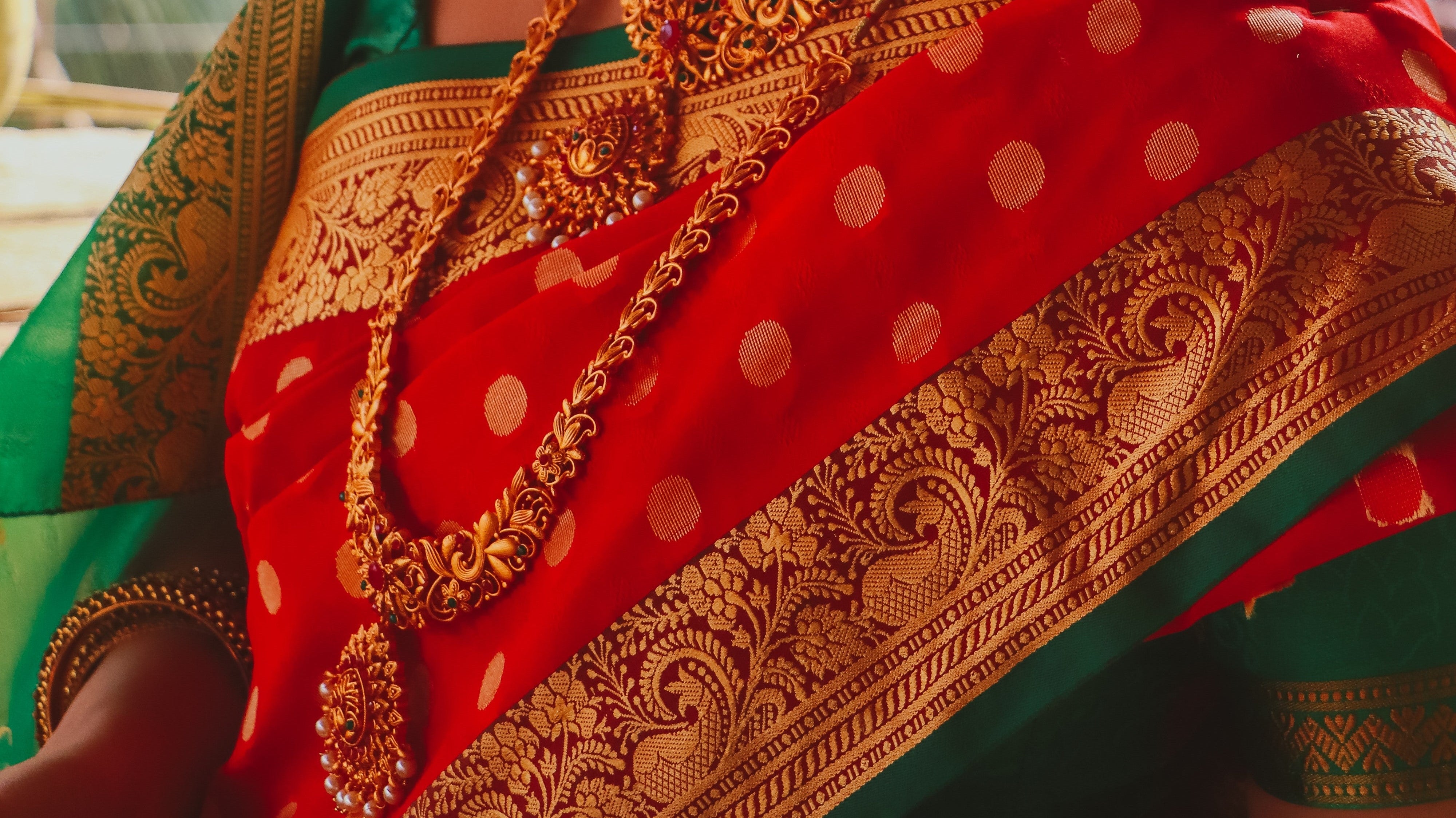How to choose the perfect border saree for your wedding