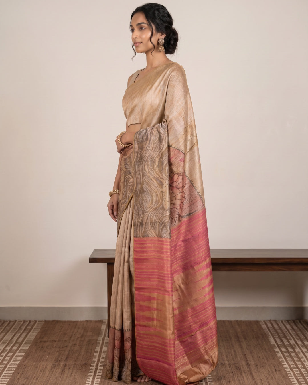 Pink & Gold Pure Kanjeevaram Designer Silk Saree with Floral Motifs - detail