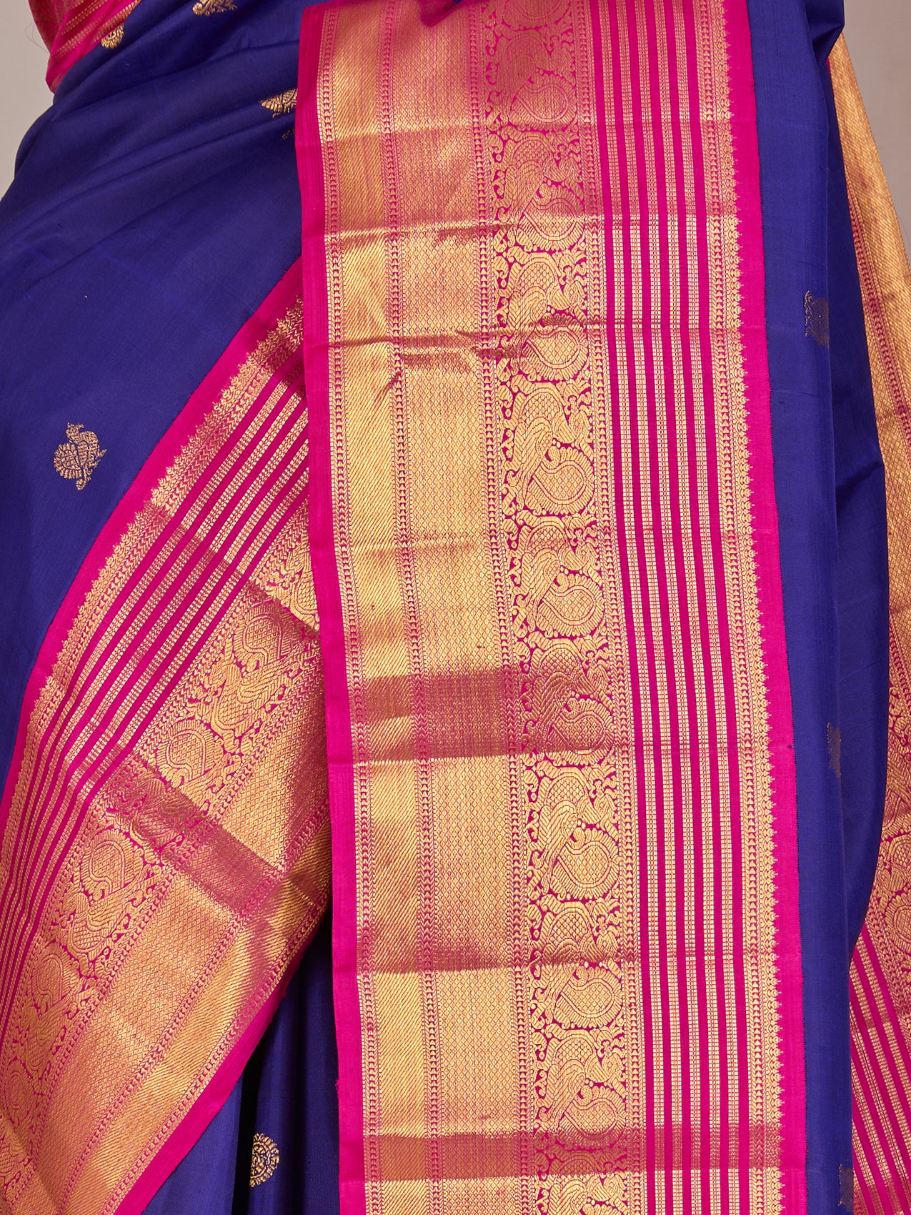 Dark Ink Blue Pure Kanjeevaram Silk Saree with Gold Buttas & Pink Border - detail
