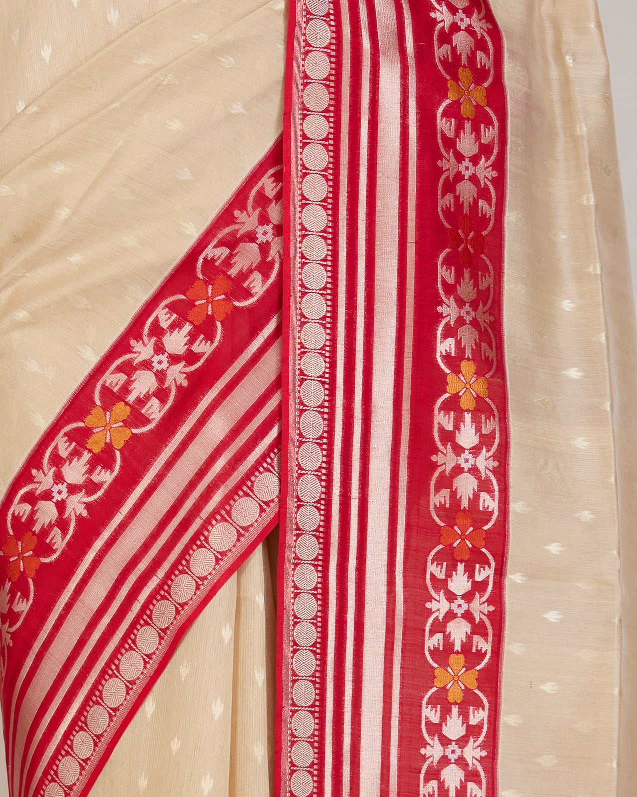 Beige Banaras Tussar Silk Saree - fabric detail