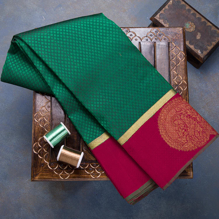 traditional saree draping style