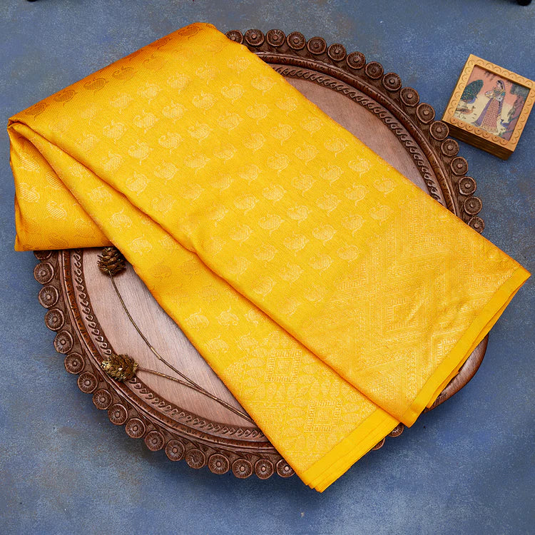 Madurai Sungudi Cotton Ganga Jamuna Border Zari Checks With Traditional  Temple Design Printed Saree (Without Blouse)