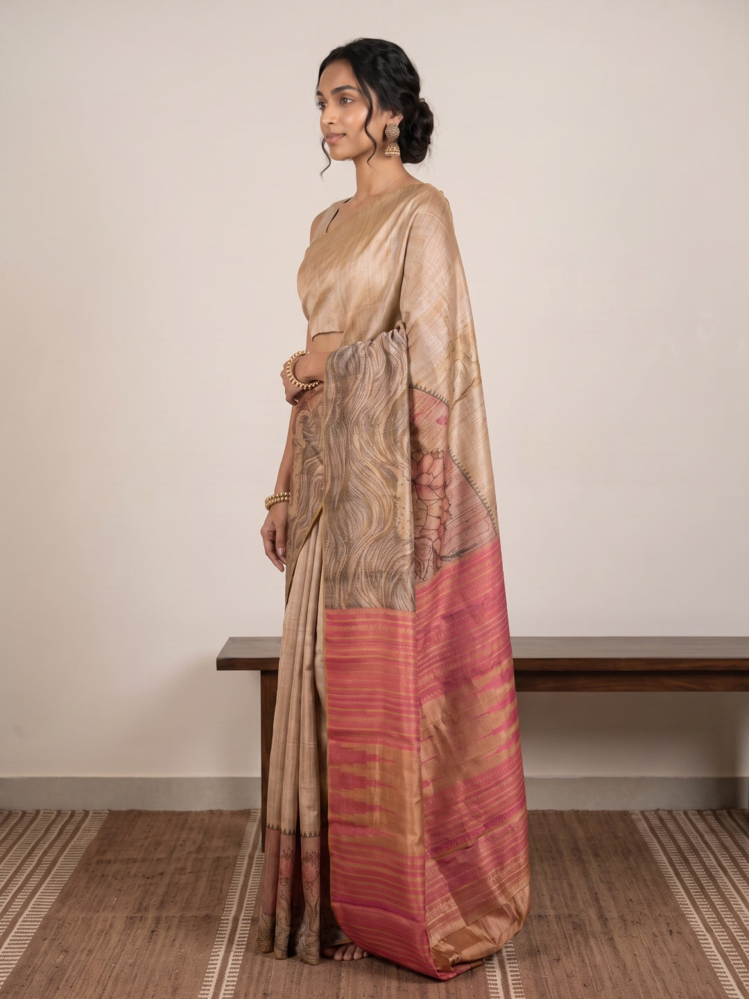 Pink & Gold Pure Kanjeevaram Designer Silk Saree with Floral Motifs - detail