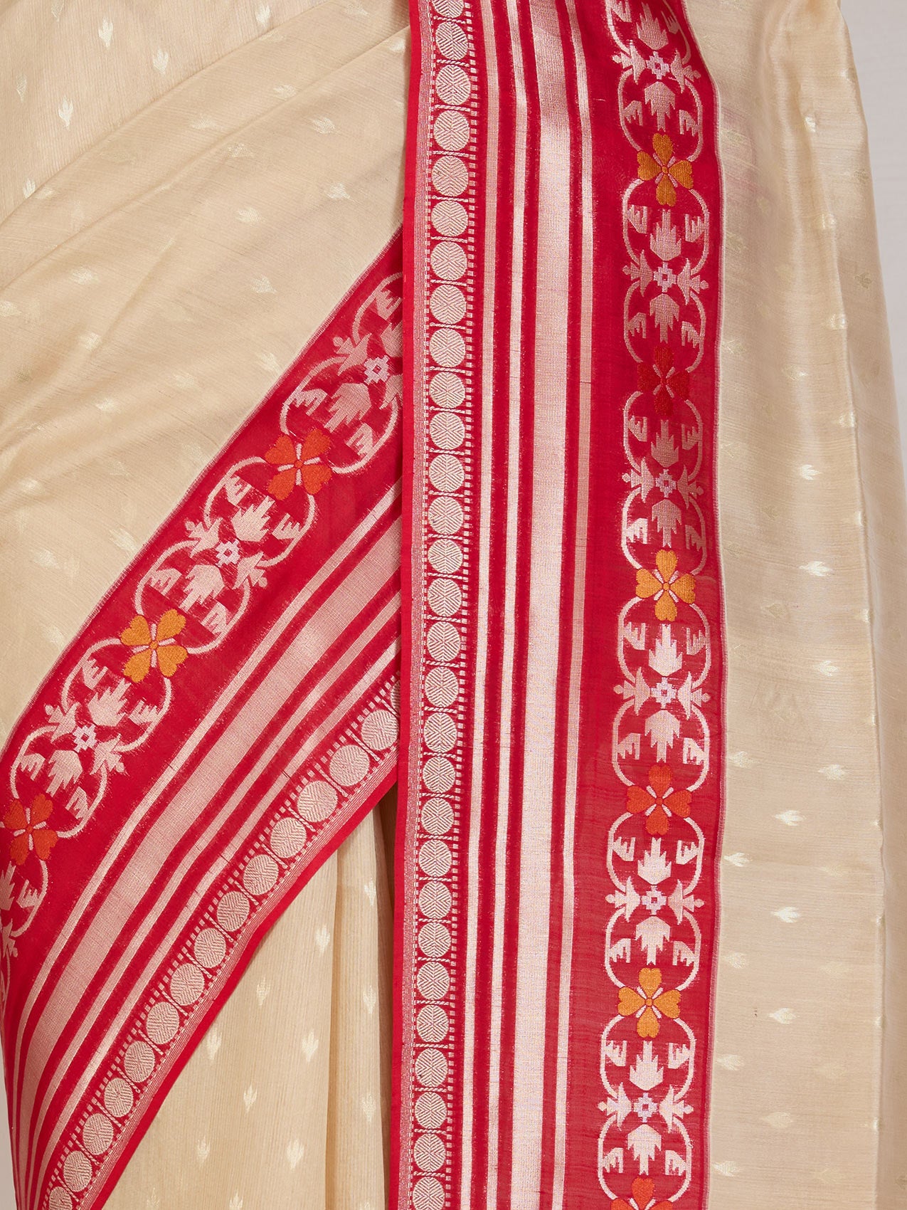 Beige Banaras Tussar Silk Saree - fabric detail